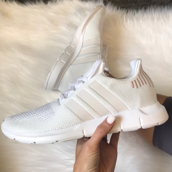 adidas Shoes - WOMEN’S ADIDAS SWIFT RUN WHITE